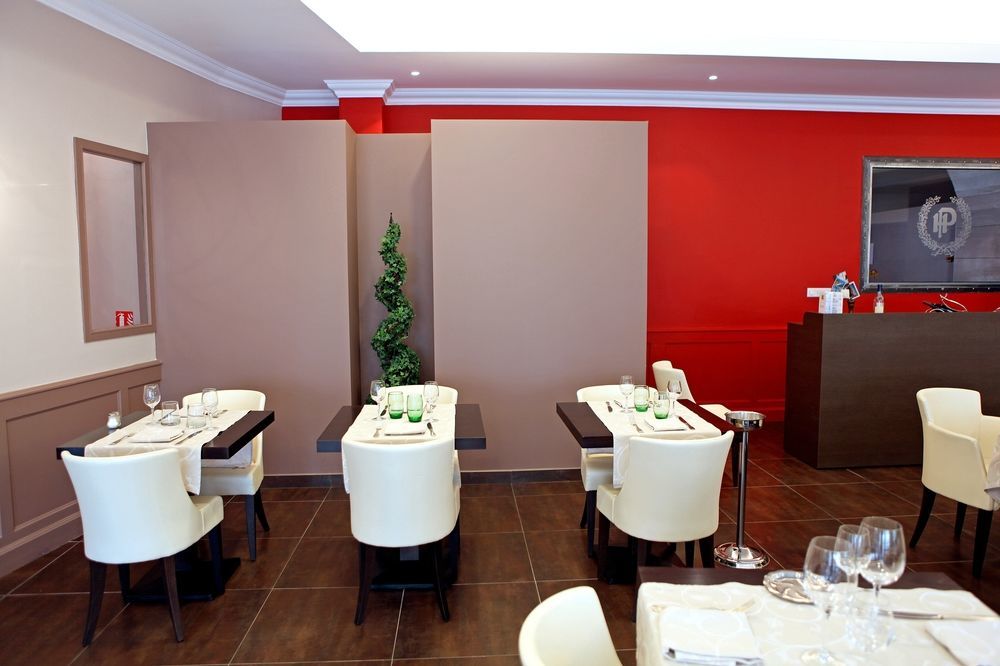 Logis Hotel Restaurant De La Paix Lodève Buitenkant foto